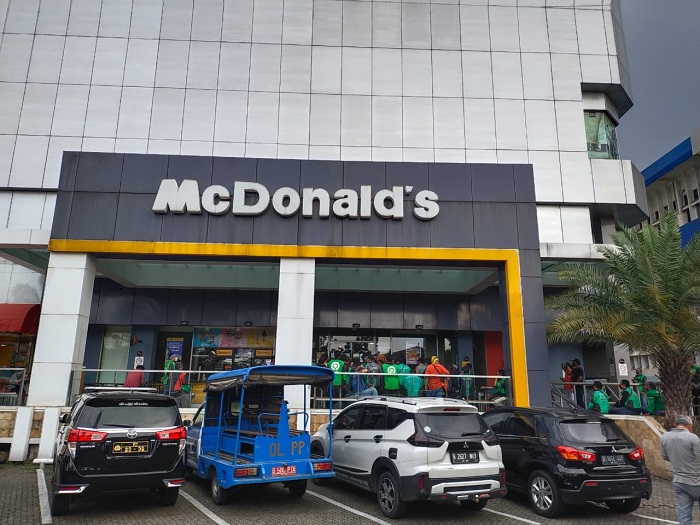 suasana-di-mcdonalds-kawasan-arion-rabu-962021.jpg
