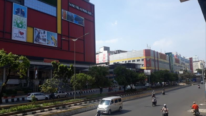 suasana-di-sekitar-pusat-perbelanjaan-glodok-jakarta-barat-kamis-2352019.jpg
