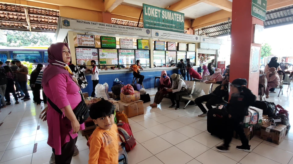 Para Penumpang Bus di Terminal Kampung Rambutan Wajib Bawa Surat Hasil Rapid Test Antigen