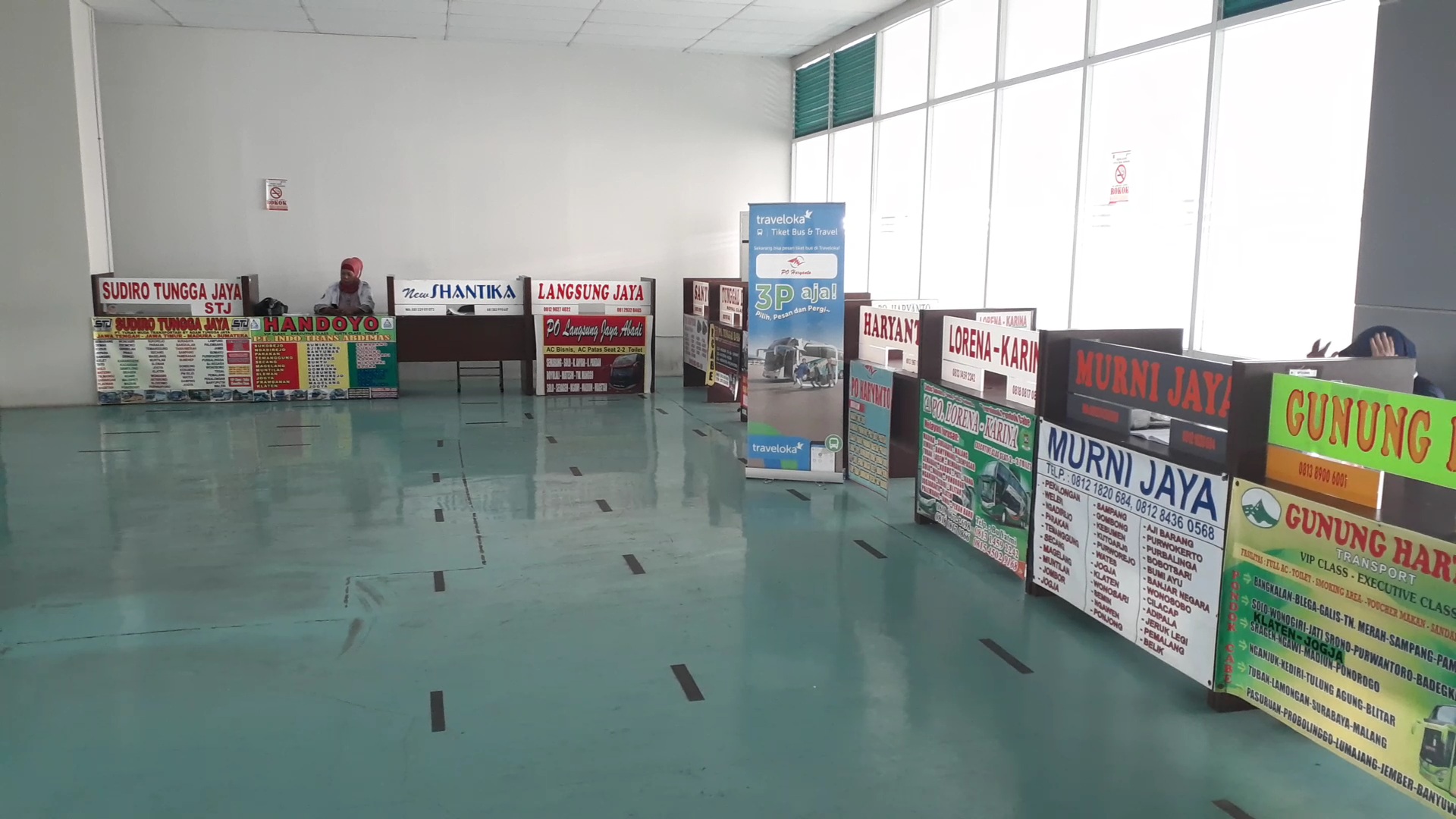 suasana-sepi-loket-terminal-pondok-cabe-pamulang-tangerang-selatan-selasa-3032021.jpg