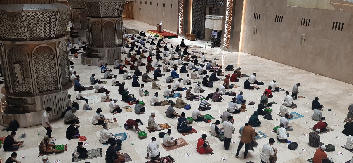 suasana-tarawih-malam-pertama-di-masjid-istiqlal.jpg