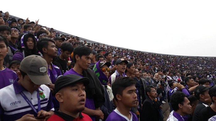 Laskar Benteng Viola Minta Polisi Tegas Tindak Suporter Pelempar Batu ke Bus Persis Solo