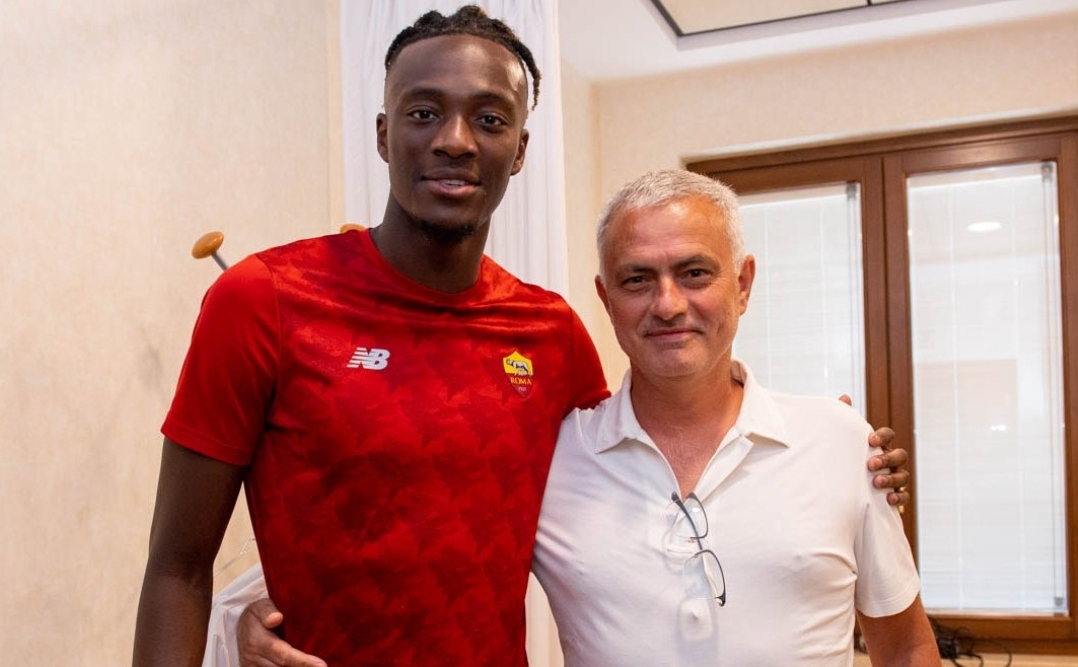 tammy-abraham-dan-pelatih-as-roma-jose-mourinho.jpg