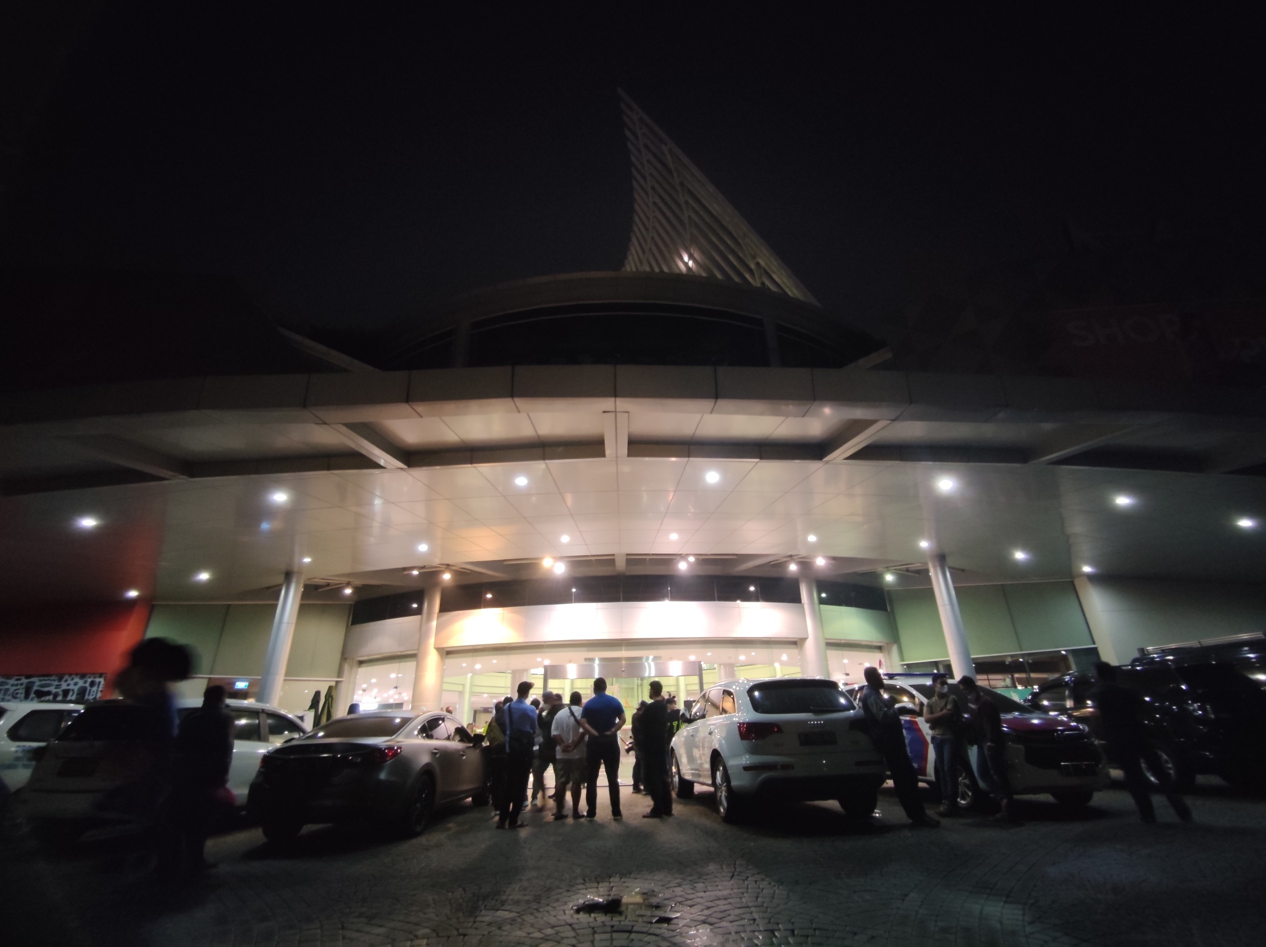 Cerita Pengunjung Sebut Nama Allah saat Atap Margo City Mall Ambruk, Nyeker Pulang ke Rumah