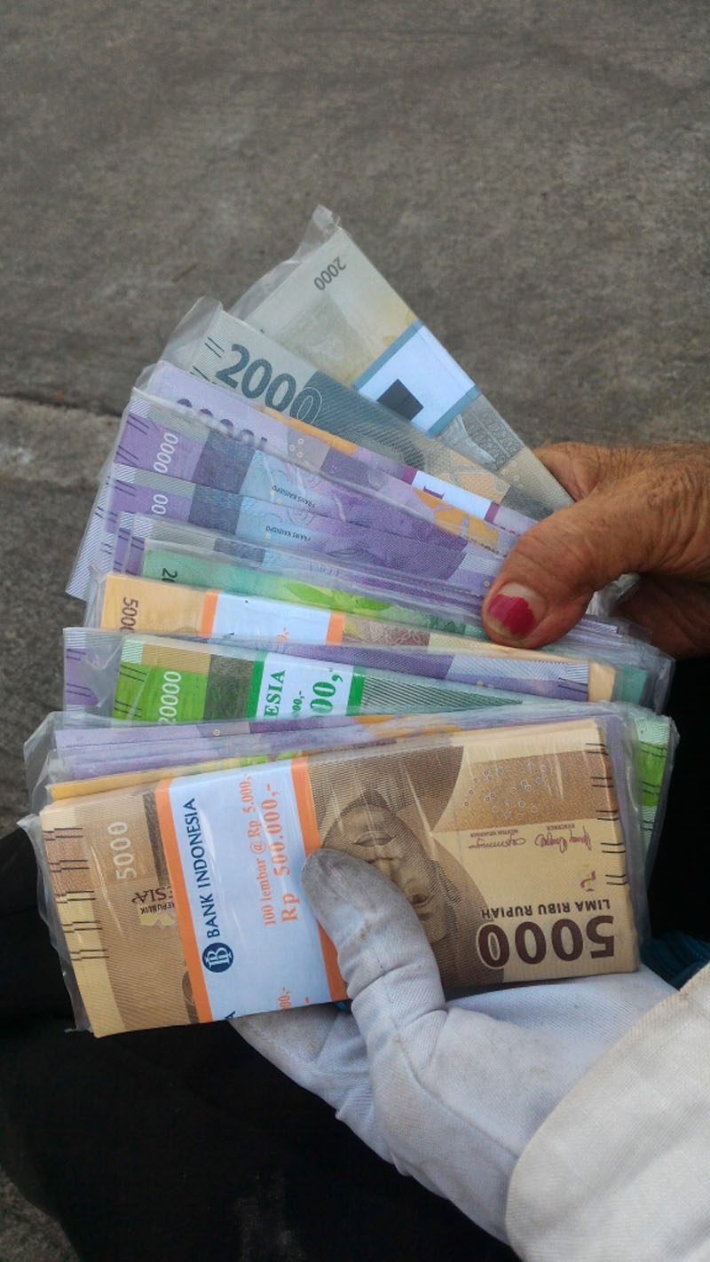 Setiap Tahun, Tobing Ajak Dua Anaknya Jadi Penyedia Jasa Tukar Uang di Terminal Tanjung Priok