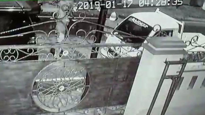 tangkapan-layar-cctv-mobil-pikap-yang-dicuri.jpg