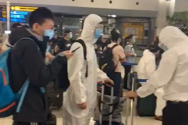 tangkapan-layar-video-bernarasikan-ketibaan-tim-medis-asal-china-di-indonesia.jpg