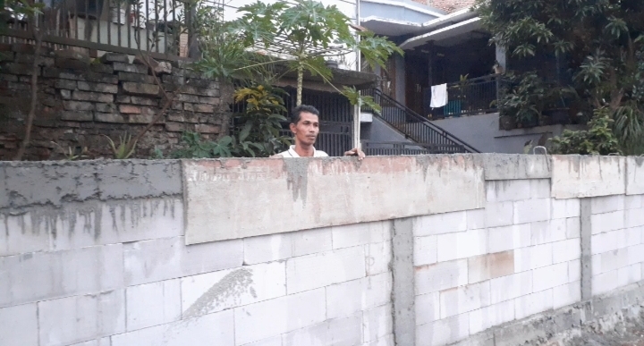 tembok-halangi-rumah-warga-di-tangsel-1.jpg