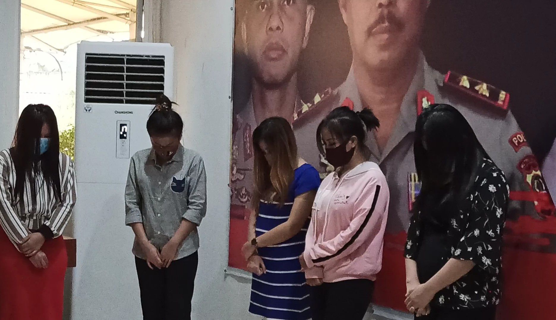 Panti Pijat Plus-plus Digerebek, 9 Terapis Pelayan Pria Hidung Belang Jalani Rapid Test Covid-19