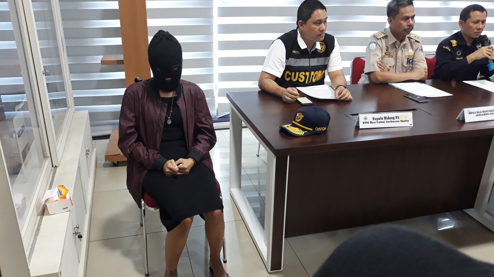 Tersangka Penyelundupan Lobster Bandara Soekarno Hatta Banjir Air Mata Saat Pengungkapan Kasusnya