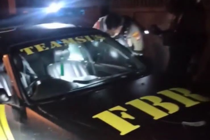 tim-perintis-presisi-polres-metro-depok-mengamankan-mobil-ormas.jpg