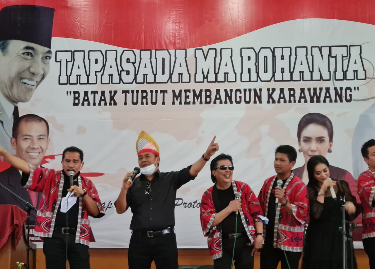 tokoh-batak-sukur-nababan-dalam-konser-musik-batak-di-karawang.jpg