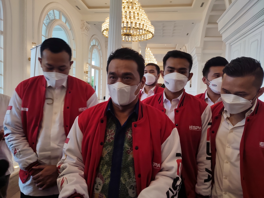 wakil-gubernur-dki-jakarta-ahmad-riza-patria-di-acara-indonesia-esport-association.jpg