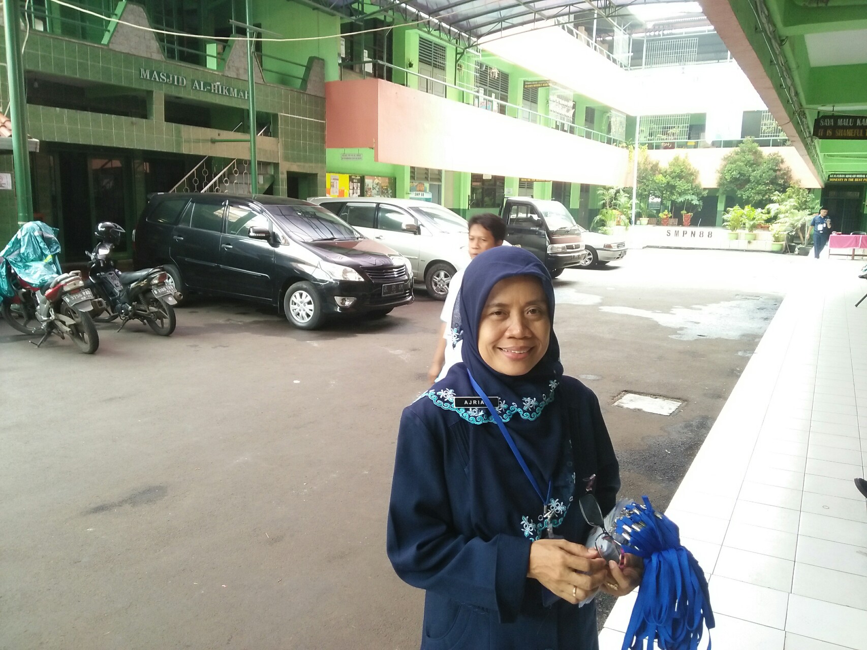 wakil-kepala-sekolah-smp-88-jakarta_20180424_121459.jpg