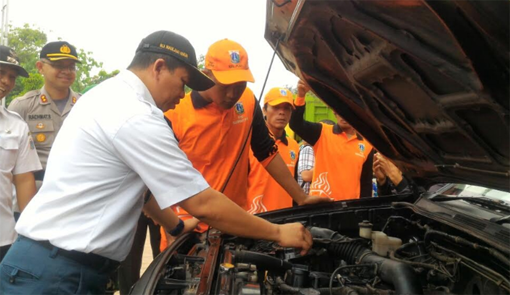 Mobil PPSU Berpasir dan Dipenuhi Daun, Wakil Wali Kota Jakut Bilang Begini