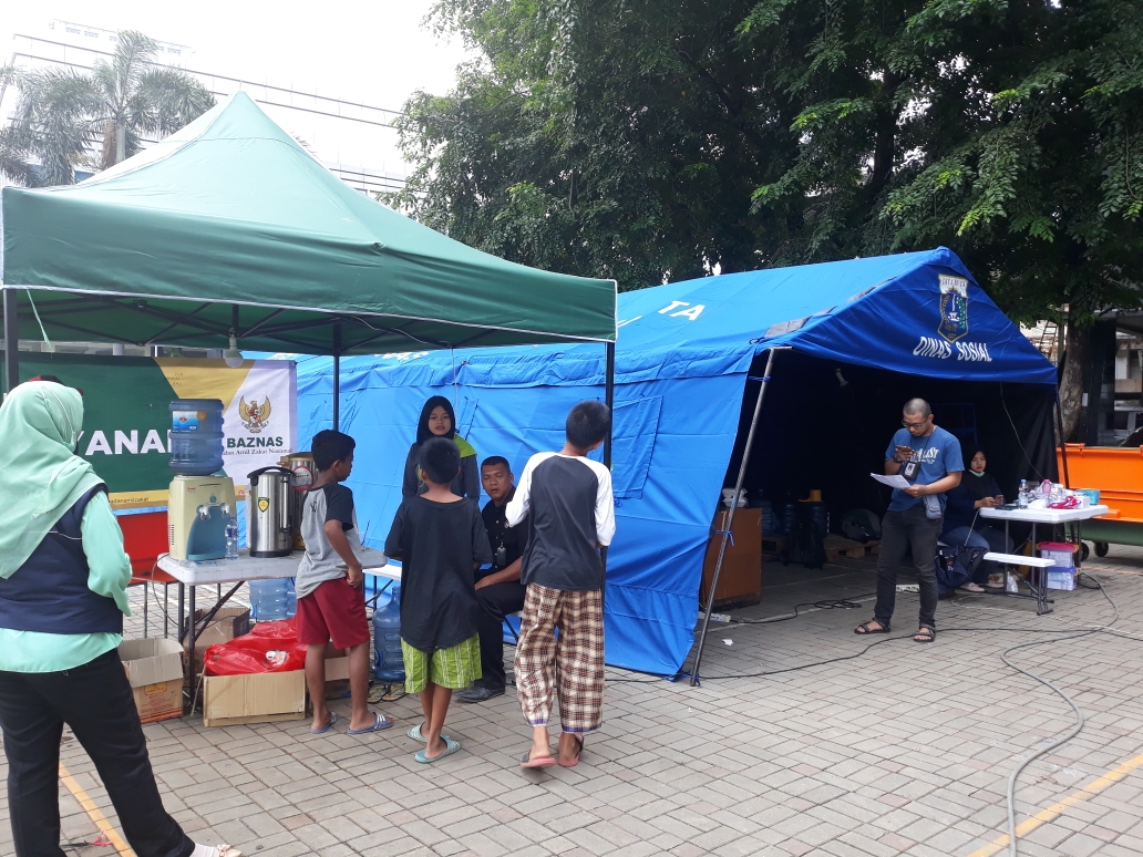 warga-korban-banjir-di-kramat-jati.jpg
