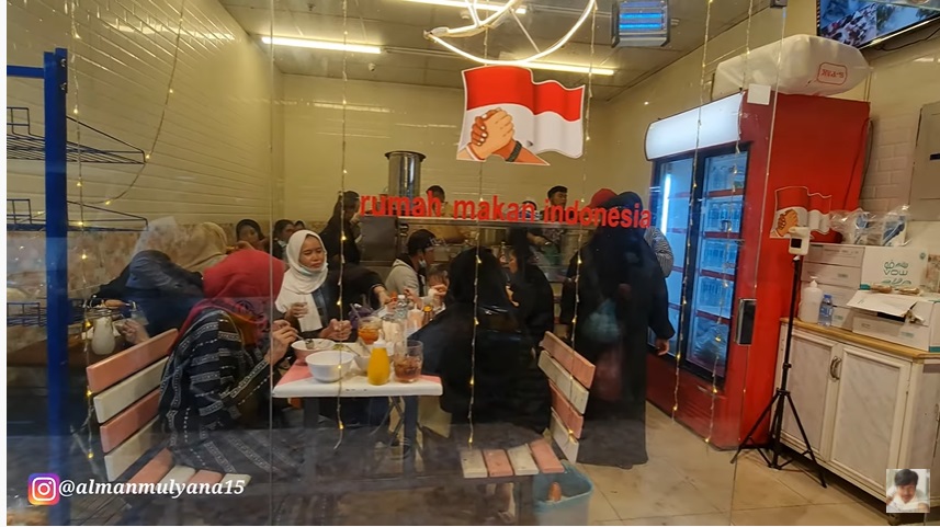 warung-bakso-di-arab-saudi-yang-ramai-diserbu-para-tki-di-saat-lebaran.jpg