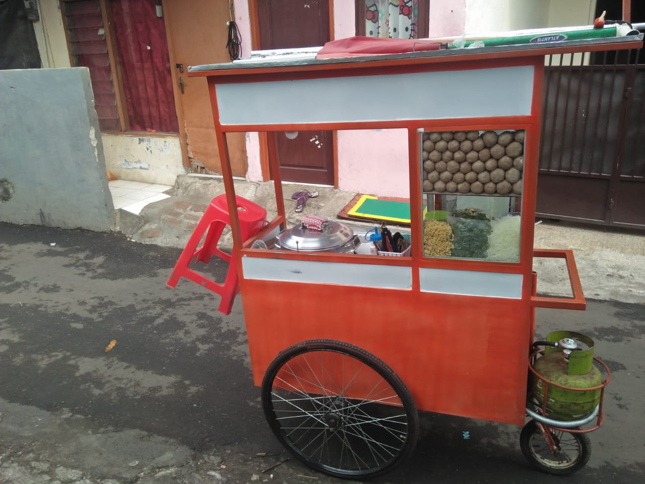 yudi-penjual-bakso-saat-ditemui-di-kawasan-jakarta-timur.jpg