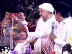Ahmad-Luthfi-terpingkal-dengan-gojlokan-KH-Anwar-Zahid.jpg