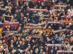 Aksi-kreatif-The-Jakmania-menampilkan-koreografi.jpg
