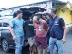 Aparat-Polsek-Palmerah-saat-menangkap-tiga-polisi-gadungan.jpg