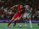 BERDUEL-Aksi-penyerang-Timnas-Indonesia-Mauro-Zijlstra.jpg