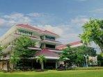 Gedung-Rektorat-Universitas-Pancasila.jpg