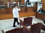 Gestur-Saranghaeo-Kuat-Maruf-sebelum-mendengarkan-putusan.jpg