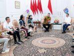 Hardiyanto-Kenneth-saat-mendampingi-aktivis-penyelamat-hewan-bertemu-Heru-Budi.jpg