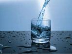 Ilustrasi-air-mineral-air-minum-gelas-air-putih.jpg