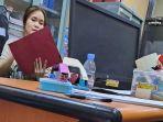 Jessica-Datangi-Kejaksaan-Negeri-Jakarta-Utara-Selesaikan-Berkas-Wajib-Lapor.jpg