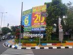 Keberadaan-reklame-besar-bertiang.jpg
