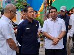 MENTERI-TINJAU-PASAR-teluk-gong.jpg