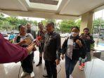 Orangtua-Brigadir-J-mendatangi-Polres-Metro-Jakarta-Selatan-Rabu-1522023-sore.jpg
