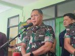 Panglima-TNI-Jenderal-Agus-Subiyanto-meninjau-lokasi-ledakan.jpg
