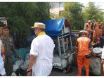Petugas-gabungan-mengamankan-enam-gerobak-dan-3-mobil-Diderek.jpg