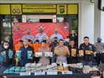 Polres-Tangerang-Selatan-membongkar-peredaran-narkotika-jenis-daun-ganja-7.jpg