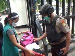 Polsek-Kelapa-Gading-Jakarta-Utara-memperketat-penjagaan-di-gerbang-masuk.jpg