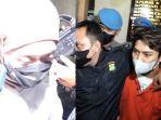 Pulang-umrah-Lesti-Kejora-tampaknya-langsung-ke-Polres.jpg