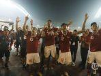Sejumlah-pemain-Timnas-Indonesia-menyapa-penonton-usai-pertandingan-melawan-Timnas-Curacao.jpg
