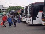 Suasana-Terminal-Induk-Bekasi-pada-saat-puncak-arus-mudik-Jumat-2942022.jpg
