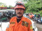 Supriyanta-anggota-Tim-SAR-pencarian-korban-gempa-Cianjur-di-lokasi-longsor-Jalan-Cipanas-Puncak.jpg