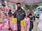Warga-saat-berbelanja-di-Pasar-Gembrong-2.jpg