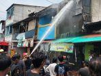 Warung-kelontong-hingga-toko-kosmetik-Pademangan-Hangus-Terbakar.jpg