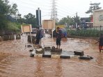 banjir-di-jalan-kh-noer-ali-bekasi_20181030_165923.jpg