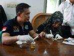 bnn-tes-urine-warga-kecamatan-periuk.jpg