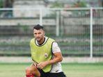 bomber-persija-jakarta-marko-simic-2a.jpg