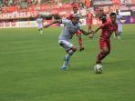 ciro-alves-dan-novri-setiawan-persija-jakarta-kontra-tira-persikabo.jpg
