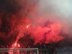 flare-cerawat-di-laga-bali-united-vs-persija-jakarta.jpg