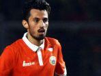 gestur-gelandang-persija-jakarta-stefano-lilipaly-saat-melawan-gamba-osaka.jpg